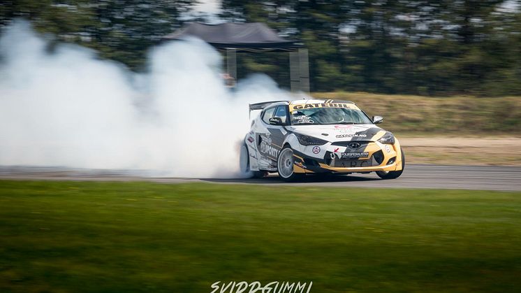 Veloster drifting