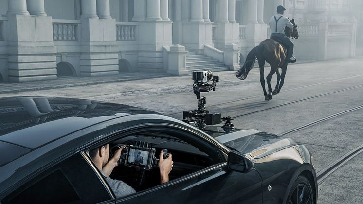 DJI RS 3 Pro – Mounted on car suction