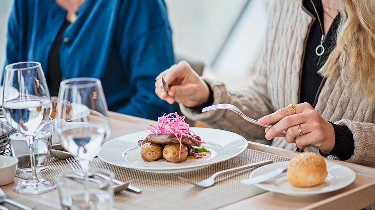 HX Hurtigruten Expeditions - Restaurant Aune_ on MS Fridtjof Nansen -Photo, Agurtxane Concellon
