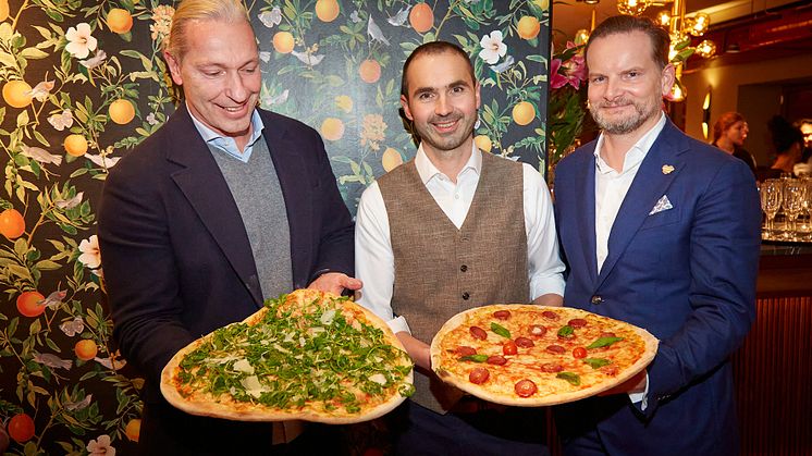 Friedemann Findeis, Arthur Käser und Mirko Silz bei der Eröffnungsfeier der L'Osteria Wiesbaden