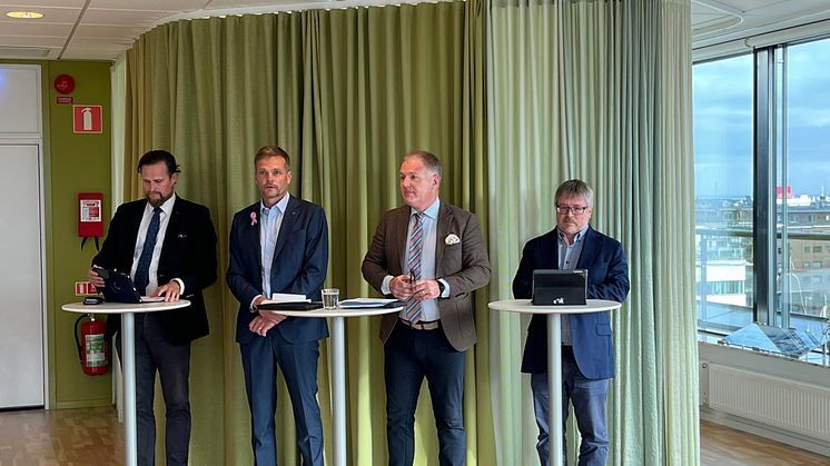 Liberalerna ingår i den borgerliga treklövern
