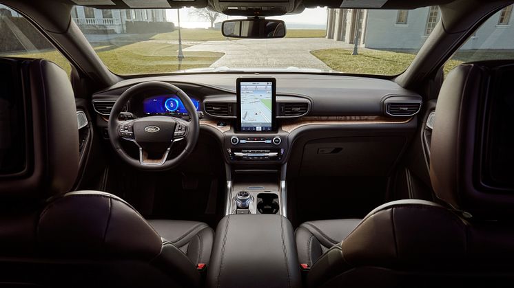 24-Ford-Explorer-Interior