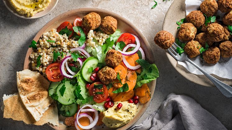 Ny undersökning: 1 av 3 svenskar äter aldrig  växtbaserat protein (och bara 27 % äter det regelbundet)