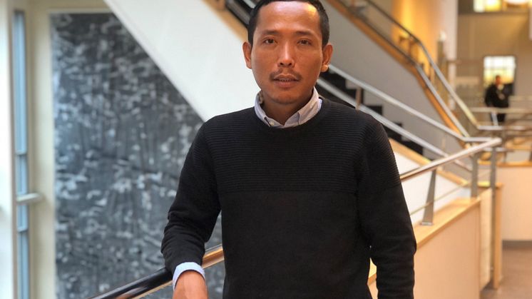 Ngawang Sonam från Tibetan Settlement Office vid sitt besök på campus.