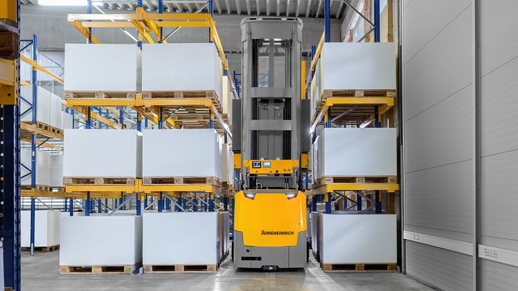 Jungheinrich automatiserar produktionsanläggning för ZF