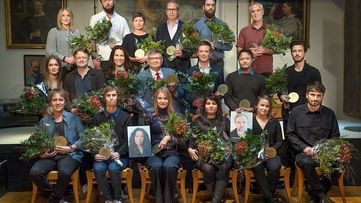 21 personer är nominerade för 12 insatser i 4 klasser. Vilka går hem med Stora Journalistpriset i sin hand den 23 november?