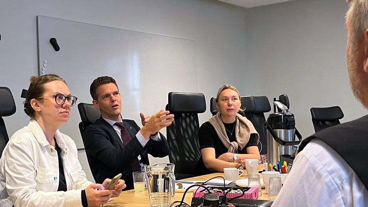 Samtalet med Christofer Fjellner pågick under 45 minuter tillsammans med fyra representanter från Taxi Stockholm.