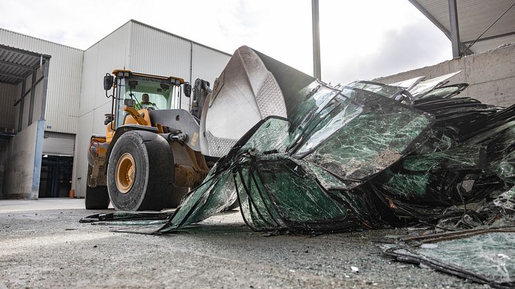 Beskadigede ruder afleveres til Reiling Glas Recycling