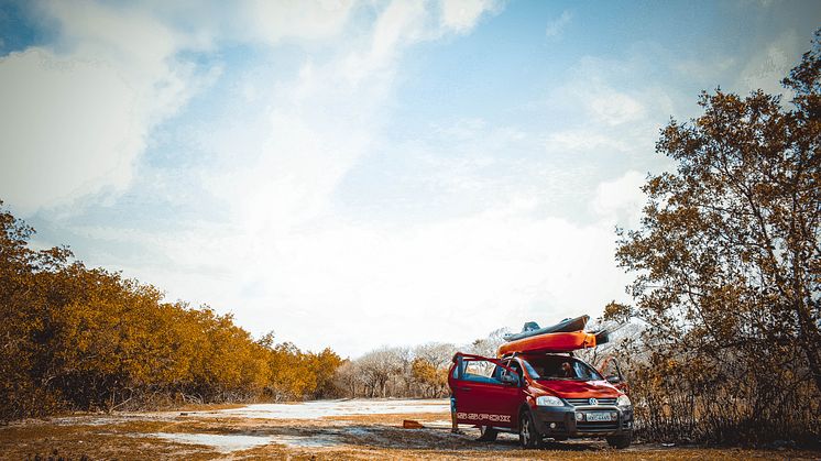 Höst i Sverige omfattar framför allt september till november, och markerar övergången från sommar till vinter i Sverige. Enligt meteorologisk definition råder höst då en dygnsmedeltemperatur på mellan 0 och + 10 grader Celsius varat i fem dygn.