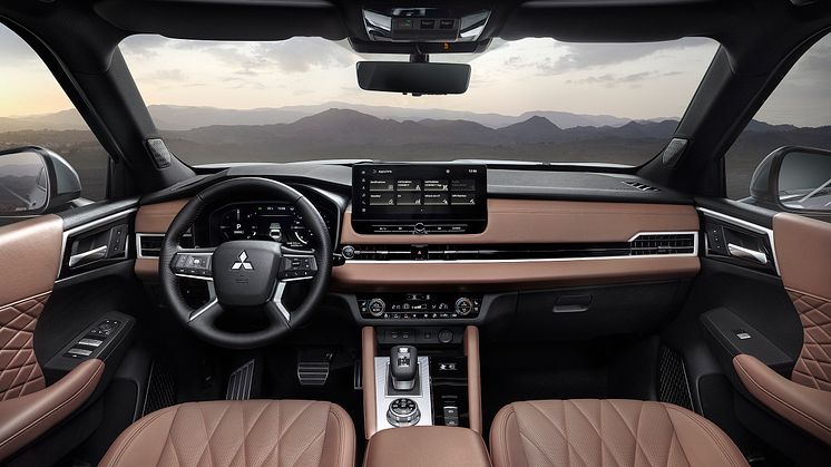 New Outlander PHEV_018L.jpg
