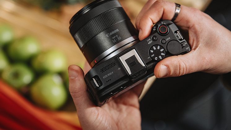 Canon EOS R50 V_Ambient_Topdown_Camera_Lens_Apples_621702.jpg