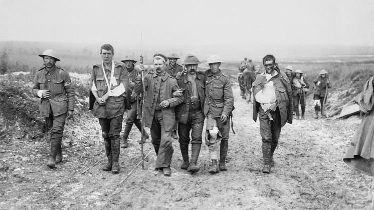Militära misstag — British wounded Bernafay Wood 9 July 1916