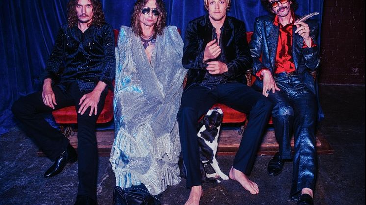 TheDarkness_bySimonEmmett.jpg