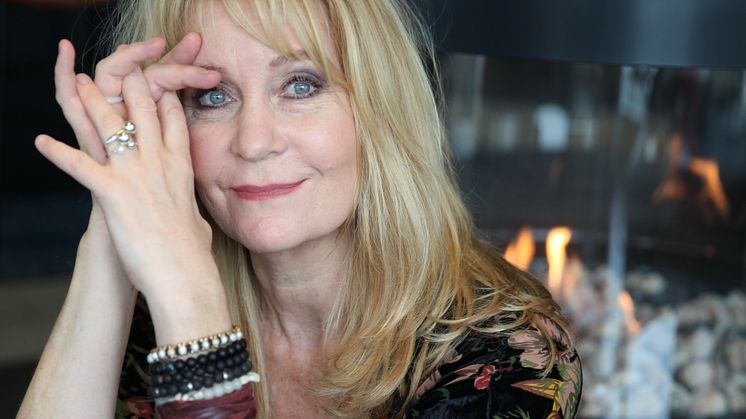 Maria Lundqvist briljerar i "Shirley Valentine" – Sverigeturné våren 2025!
