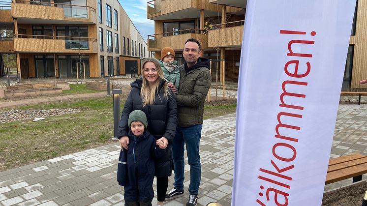 Familjen Krasniqi, nyinflyttade i Brf Laröds blomma