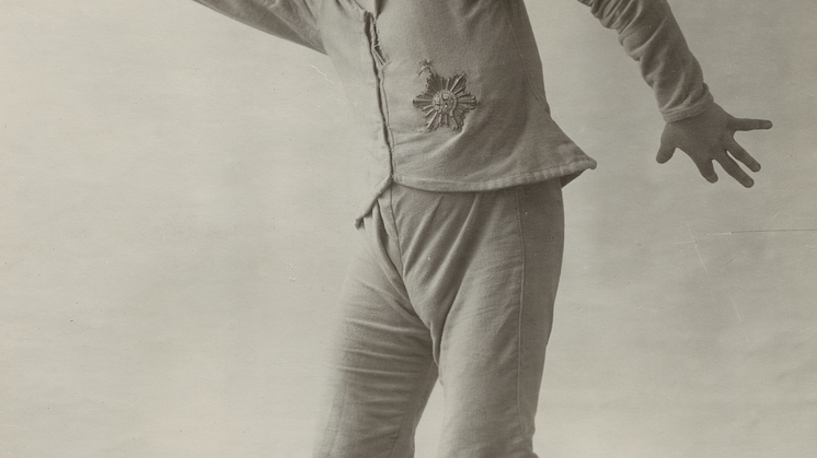 Jean Börlin i Maison de Fous (Dårhuset), 1920. Foto: Studio Isabey, Paris, Dansmuseets arkiv 