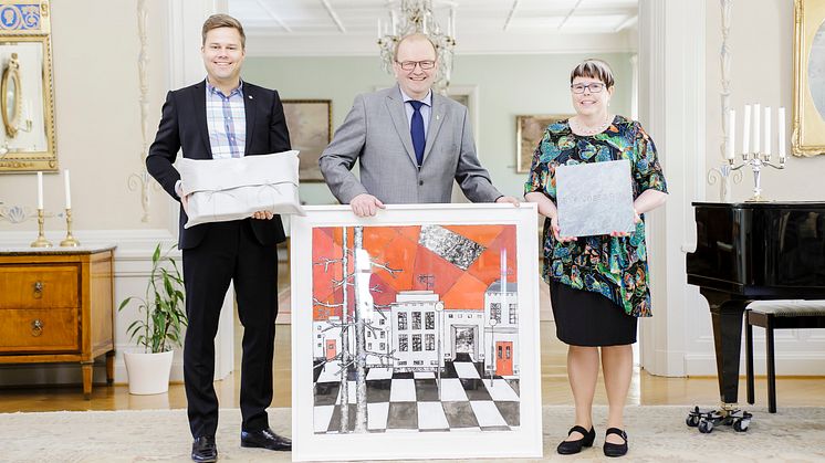 Gåvor till Prins Carl Philip och Fröken Sofia Hellqvist (liggande bild)