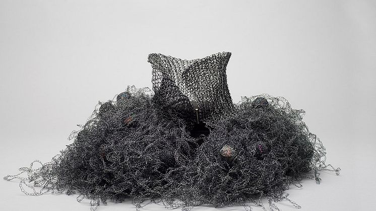 Inger Blix Kvammen, necklace Eternity Cap Kanin 2, 2019. Photo: Linn Ahlgren/Nationalmuseum.