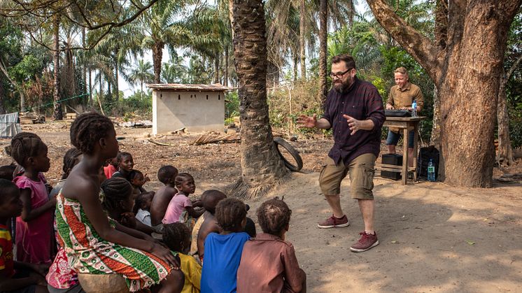 Konsert i Sierra Leone med Klaus Sonstad og Åsmund Flaten