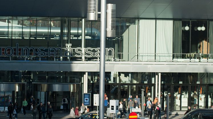 I natt tältar han på Stockholmsmässans tak