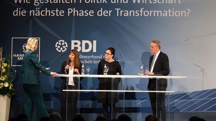 Hager Group CEO Sabine Busse fordert beim Auftakt der Hannover Messe mehr Mut bei der Energiewende