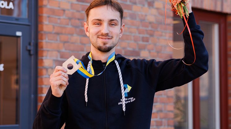 Wilmer Gustavsson, silvermedaljör i SM för unga plåtslagare 2025