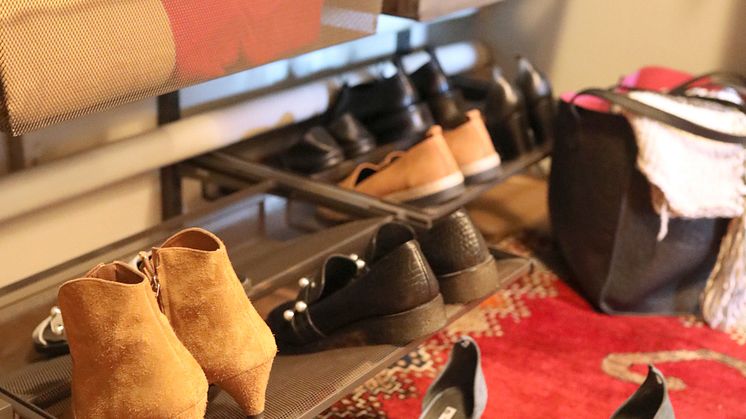 DK_Elfa-CeciliaBlankens-walkincloset-skoforvaring