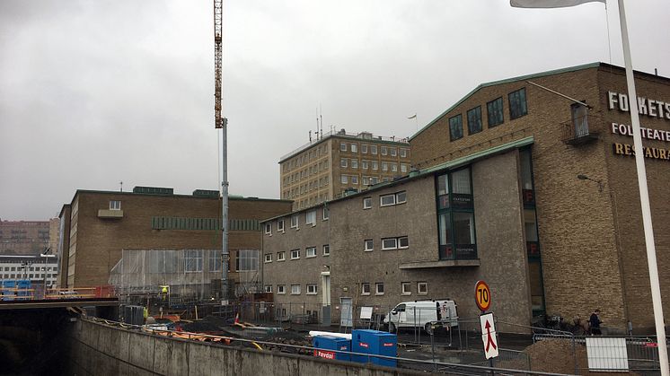 Väghöjning utanför Folkteatern