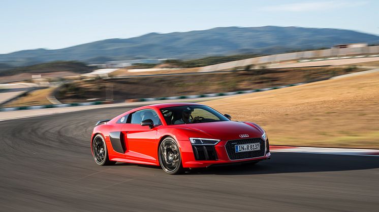R8 Dynamite Red front right side
