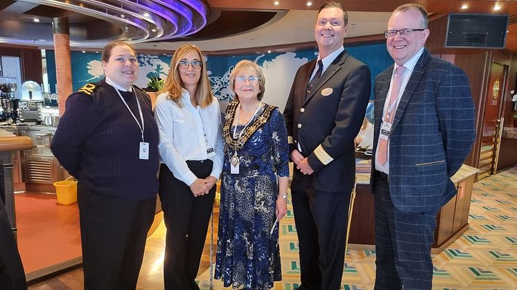 Fred. Olsen Cruise Lines host the Lord Mayor of Southampton’s fundraiser, collecting thousands for charity
