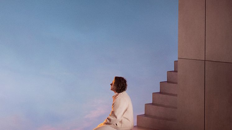LewisCapaldi-BrokenByDesireToBeHeavenlySent