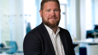 Steinar Instefjord m bakgr.