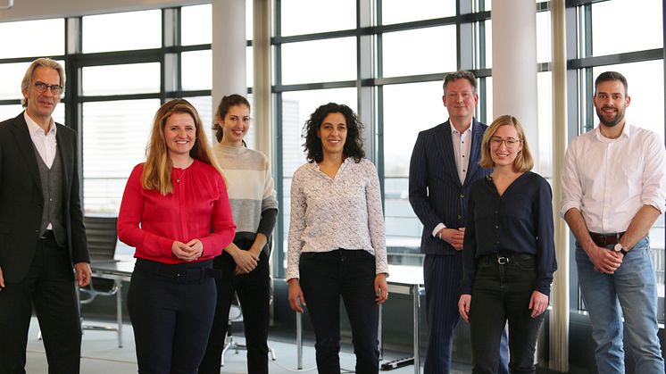 Dr. Eckart von Hirschhausen (2.v.r.) mit dem Gothaer-Team