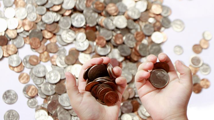 Average UK Household Savings Fall