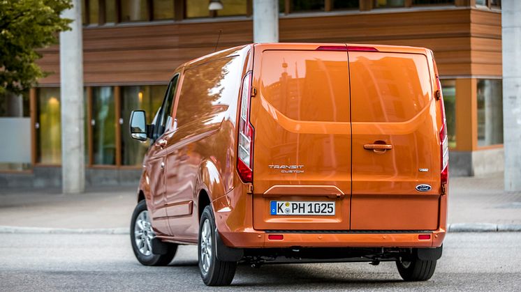 Transit_Custom_PHEV_058