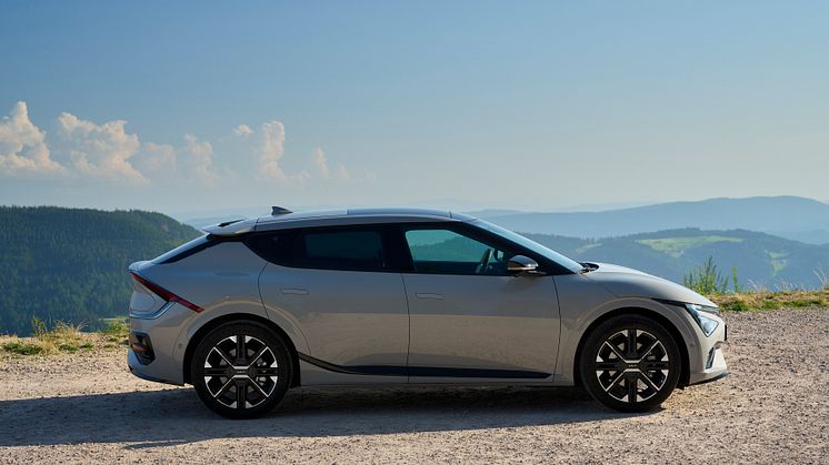 kia-all-new-ev6-gtline-my25-wolf-grey-outdoor-static-print-3600x2400-002.jpg
