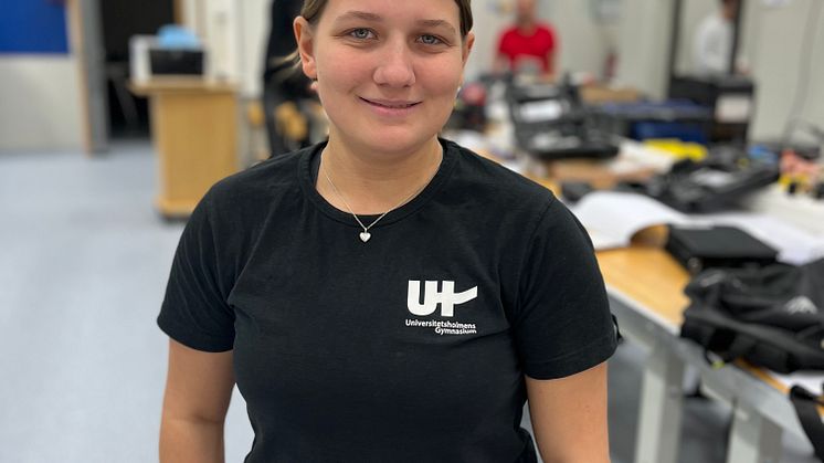 Johanna är en av sju elever på elprogrammet som klarade sin ETG-certifiering med glans under veckan, på Universitetsholmen i Malmö.