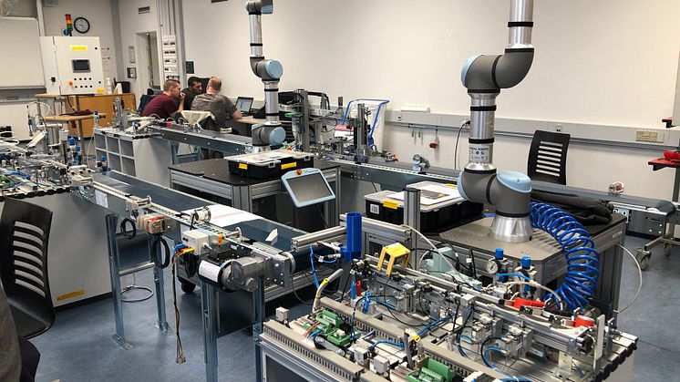 Automatik arbejdsstation med robot og sorteringsmodul.jpeg