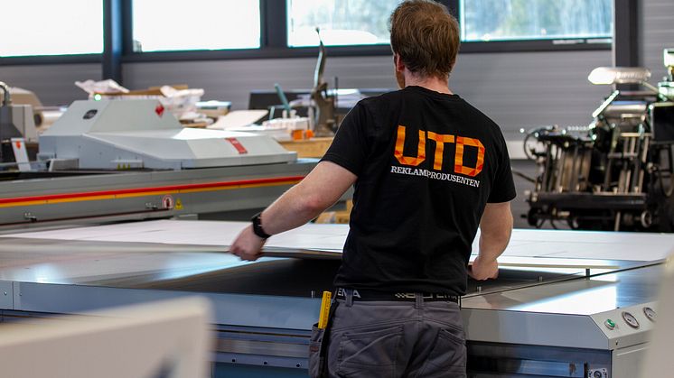 Med Canon Océ Arizona og Zünd automatisk skjærebord produseres alle typer storformatprodukter på så godt som alle materialer. 