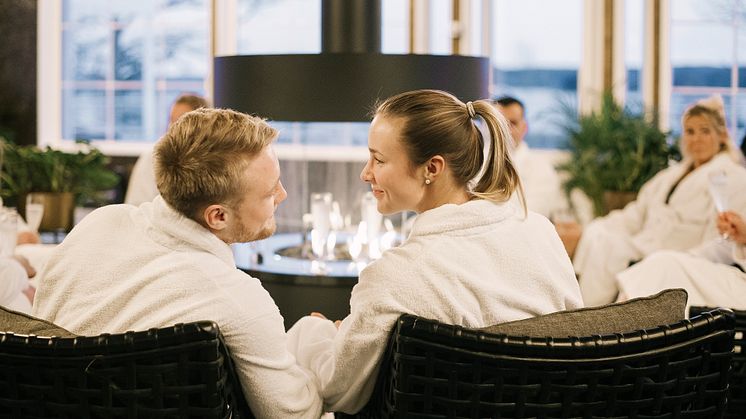 Så hanterar par sociala medier på resor