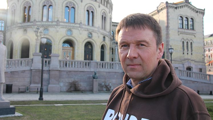 Lars Petter Bartnes mener det er bra at Stortinget slår fast at maktkonsentrasjonen i dagligvarekjedene er for stor. 