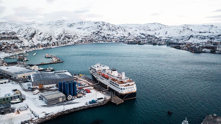 Havila Capella til kai i Hammerfest