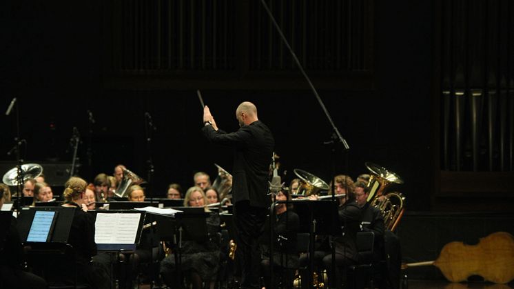 Musikkforeningen Nidarholm forsvarte tittelen sin som europamester i janitsjarkorps – Norske Strusshamn Musikkforening fulgte med på pallen