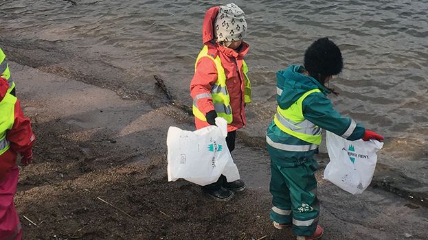 Barnen tar upp kampen mot skräpet i Nacka