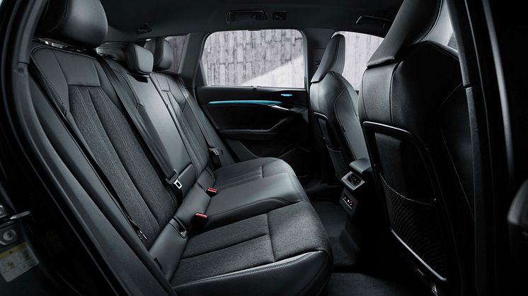 Audi Q6 e-tron (interiør i Elastic Melange stof)