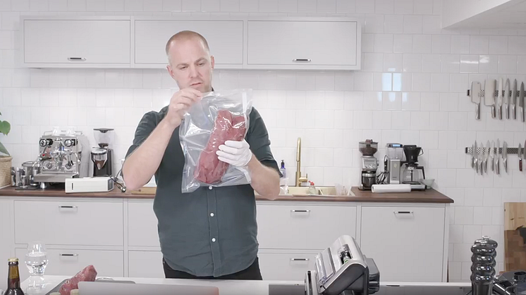 Matgeek lagar älgchili i samarbete med FoodSaver
