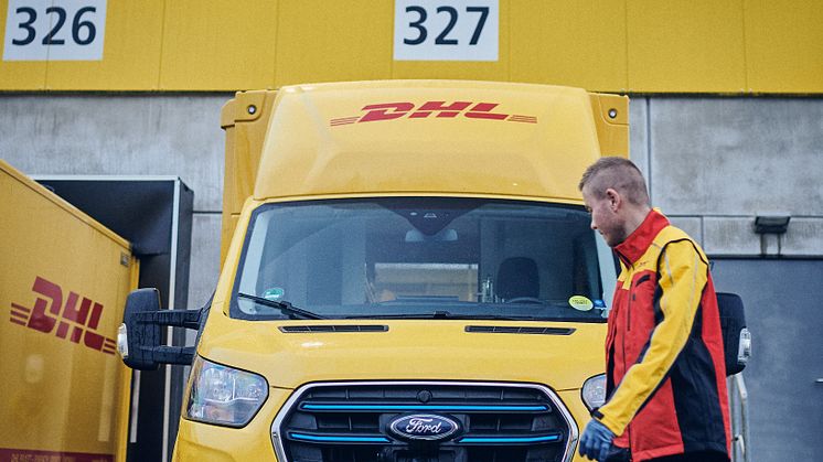 DPDHL Ford-E-Transit BoxVan (8)