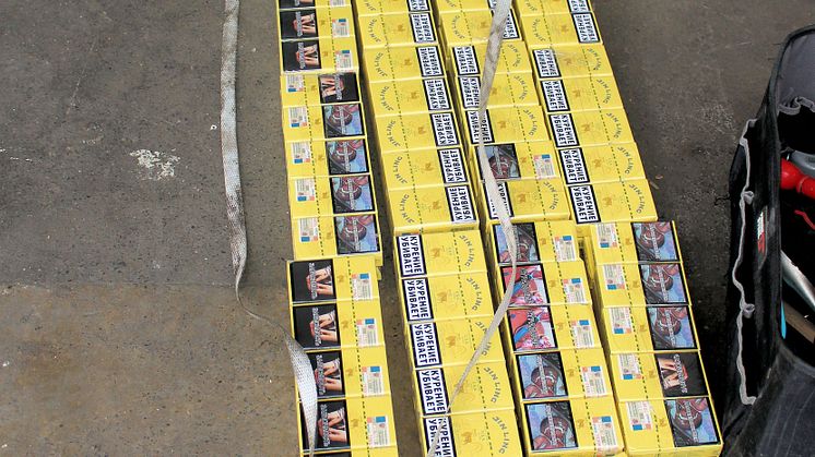 Table top tobacco crime gang sentenced - Cigarettes smuggled inside table tops (SE 01.17)