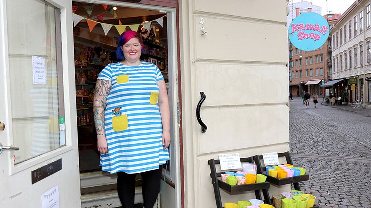 Sofie Kastensson jobbar på Kawaii och under sommaren har det varit full aktivitet i butikens webbshop.