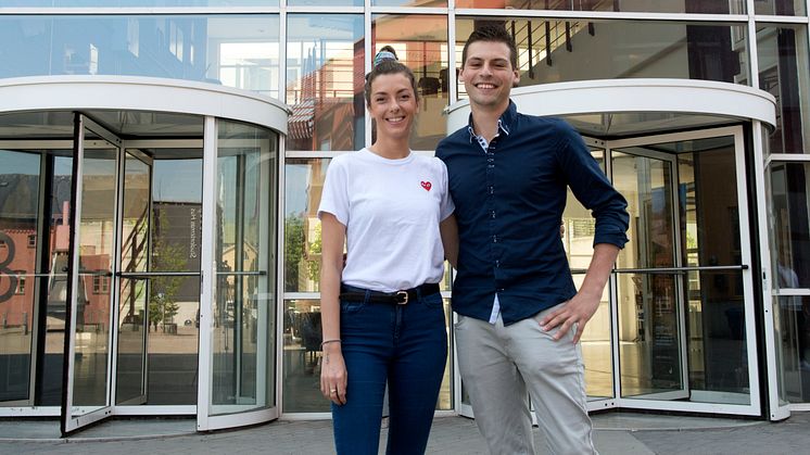 Studenterna med dubbel examina, Léa Claude och Constantin Gully-Valdenaire